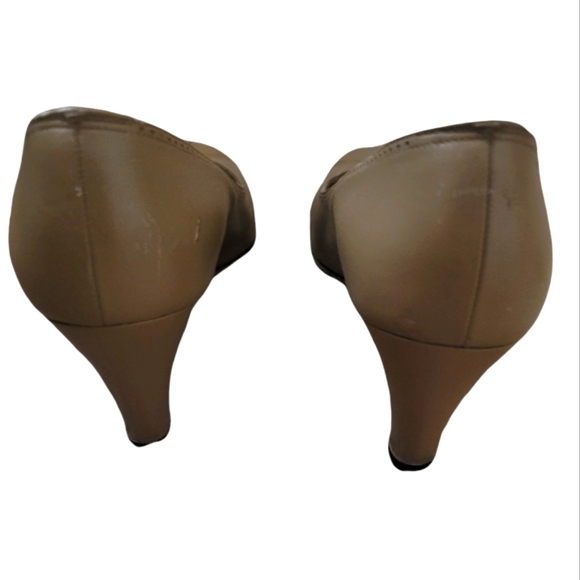 Vintage 50's Ferragamo Tan Leather Classic Heels - Picture 3 of 5